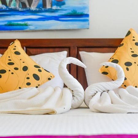 Villa De White Sambur ヒッカドゥワ エクステリア 写真