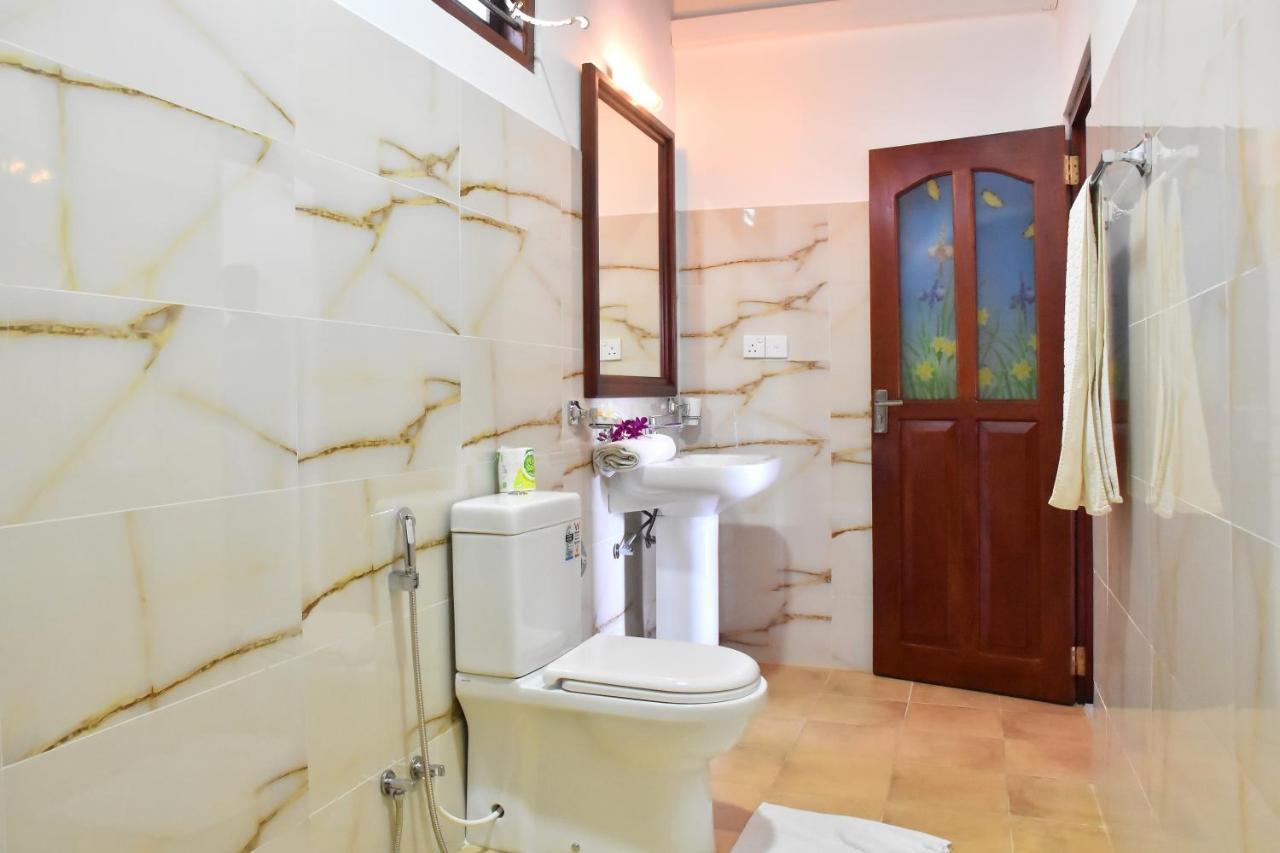 Villa De White Sambur ヒッカドゥワ エクステリア 写真