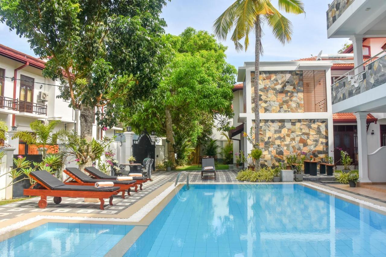 Villa De White Sambur ヒッカドゥワ エクステリア 写真