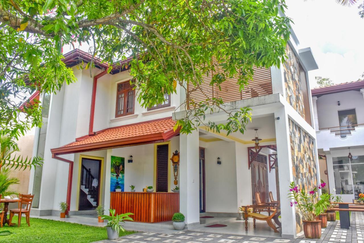 Villa De White Sambur ヒッカドゥワ エクステリア 写真
