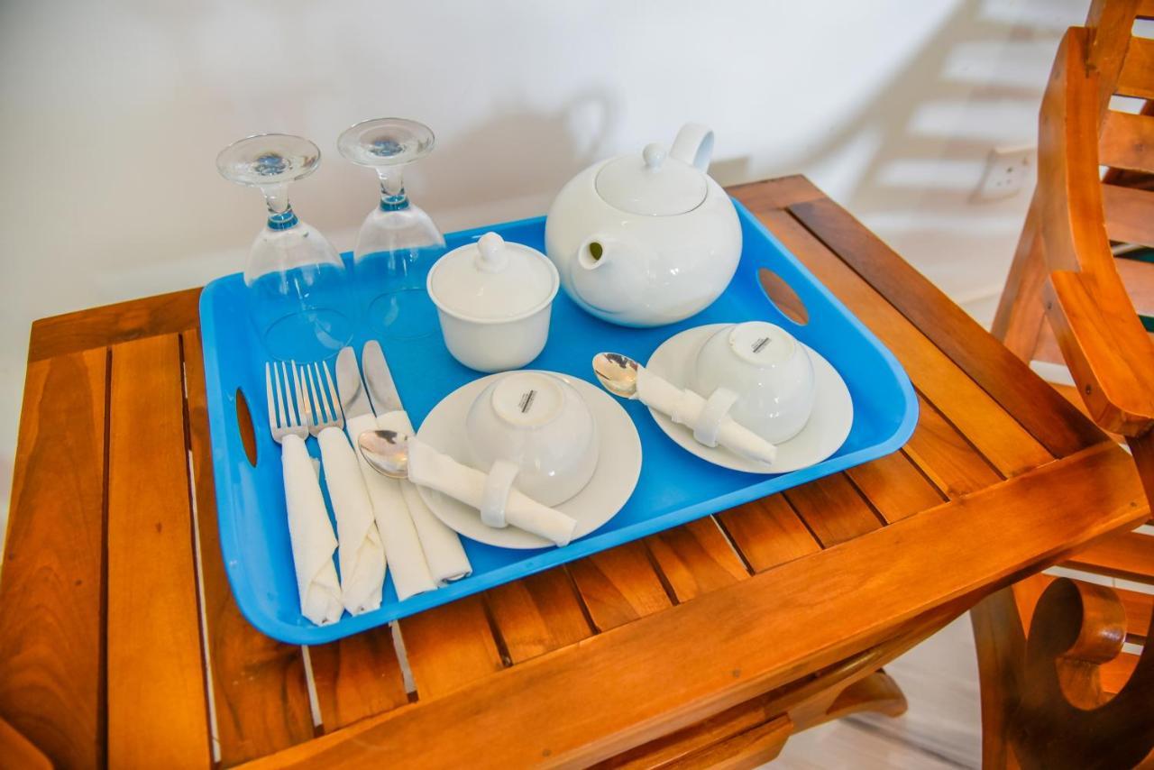 Villa De White Sambur ヒッカドゥワ エクステリア 写真